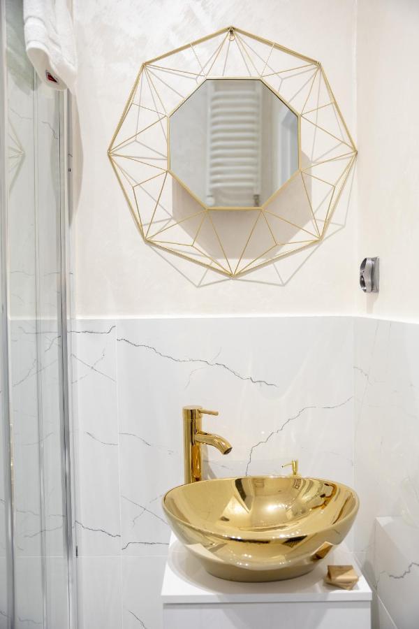 ורשה Stara Ochota Vogue Apartment מראה חיצוני תמונה
